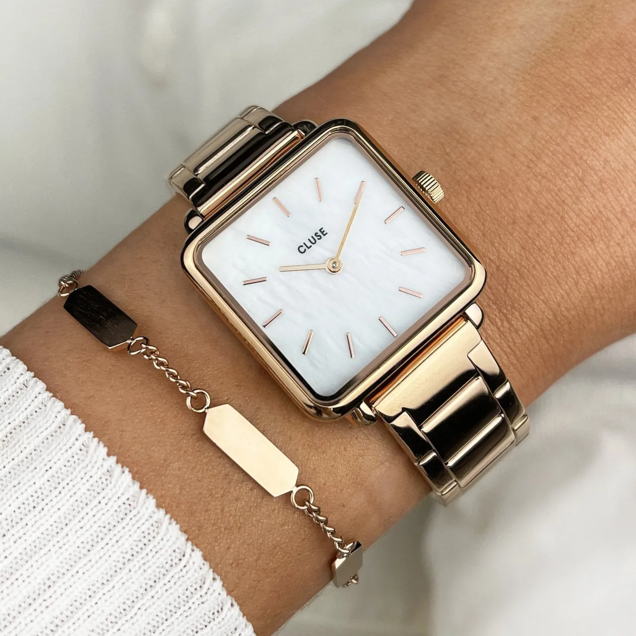 Femme CLUSE Gift Box La Tétragone Watch and Bracelet Rose Gold Colour